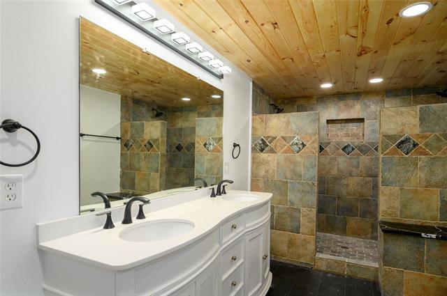 Building Photo - 491 Black Forest Dr