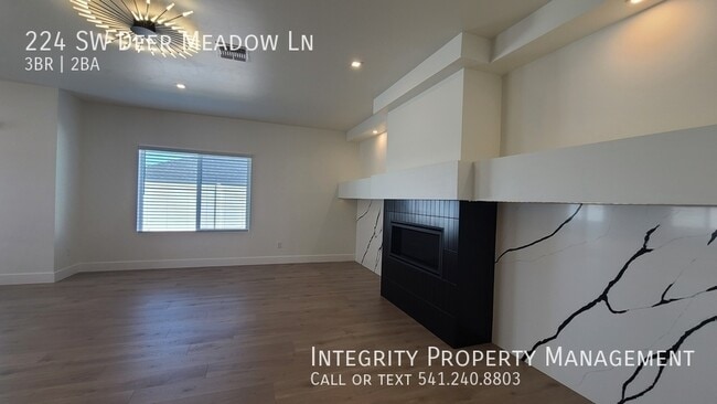 Building Photo - 224 Meadow Ln