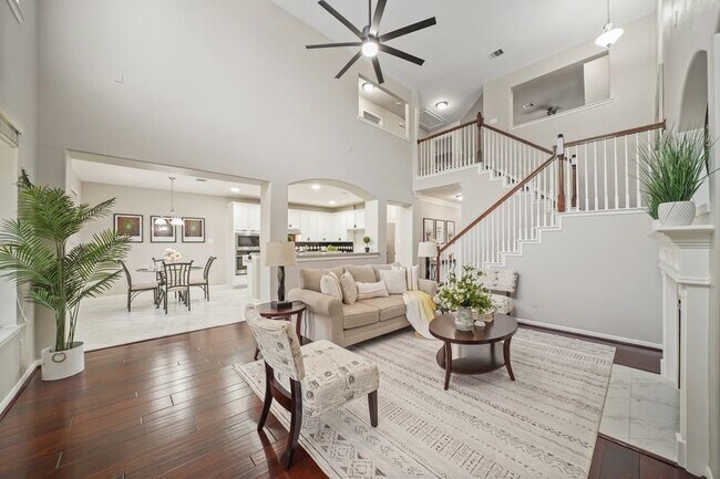 Building Photo - 714 Coggins Point Way