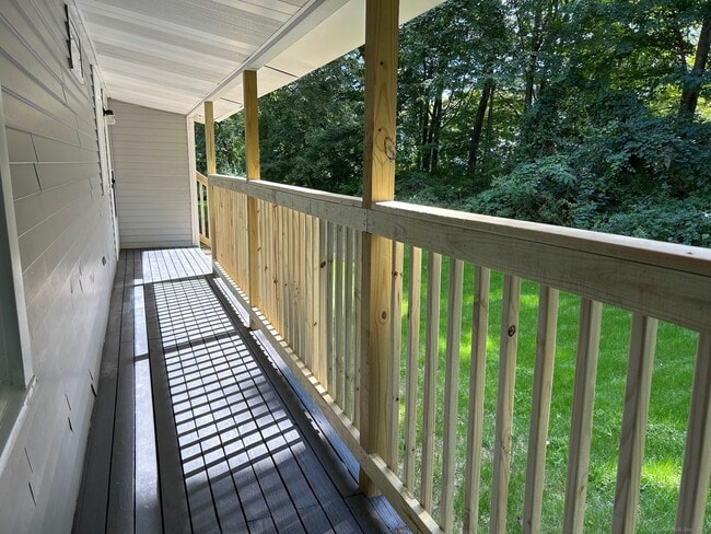 Building Photo - 10 Falls River Cir