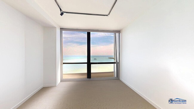 Building Photo - 910 N Lake Shore Dr