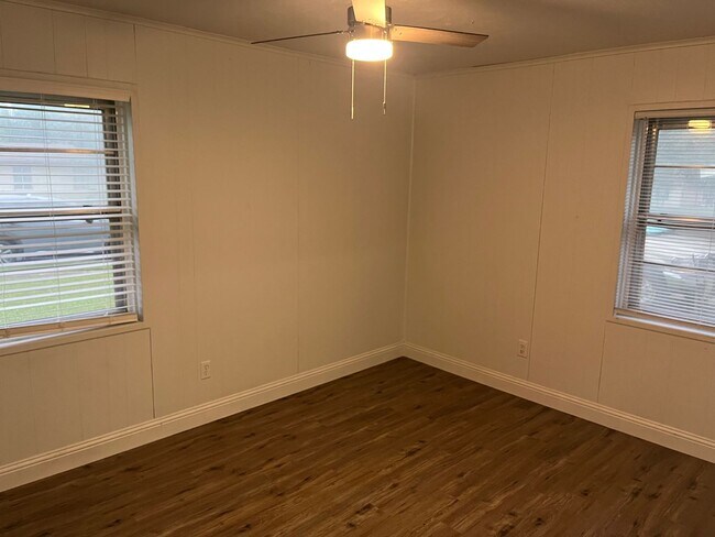 Building Photo - 5857 Dennis Ave