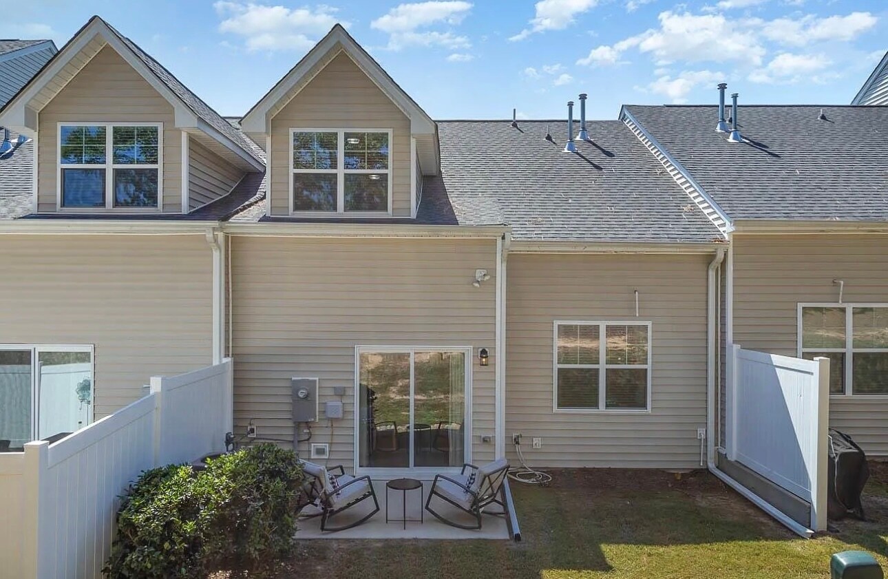 Building Photo - 206 Churment Ct