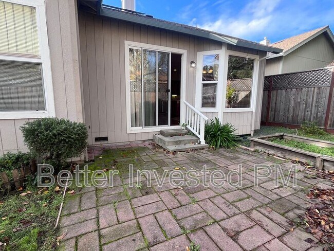 Building Photo - 2423 Guerneville Rd