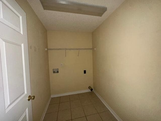 Building Photo - 4821 Acorn Dr