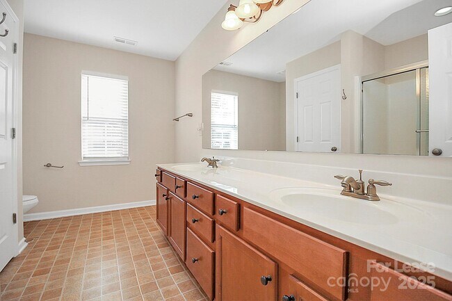 Building Photo - 10323 Dominion Village Dr