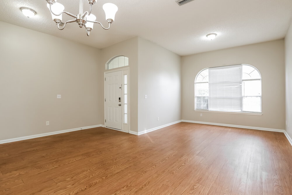 Building Photo - 387 Summit Dr