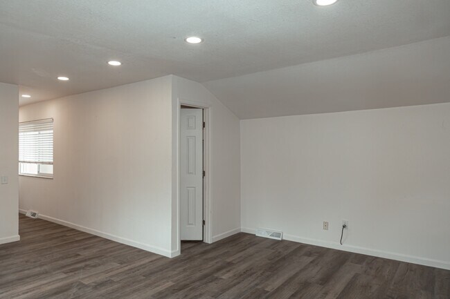 Building Photo - 7355 S Garfield Ct