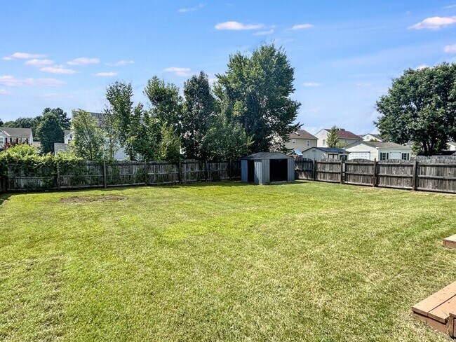 Building Photo - 6432 Goldenrod Ct