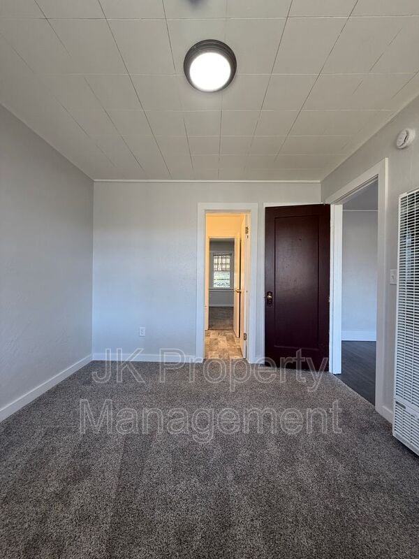 Building Photo - 1016 8th Ave S