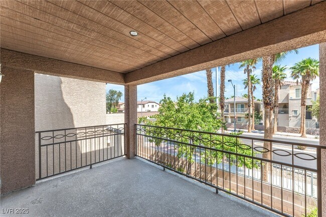 Building Photo - 9164 Enticing Ct
