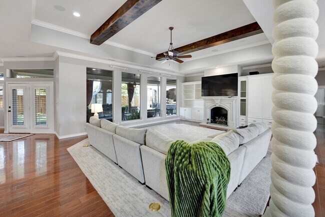 Building Photo - 5 Muirfield Dr