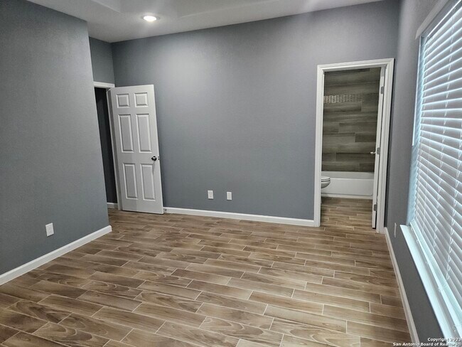 Building Photo - 1308 Aransas Ave