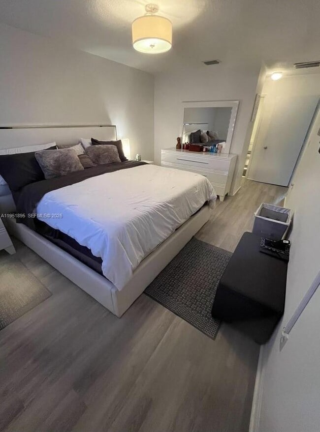 Building Photo - 5932 SW 162nd Ct