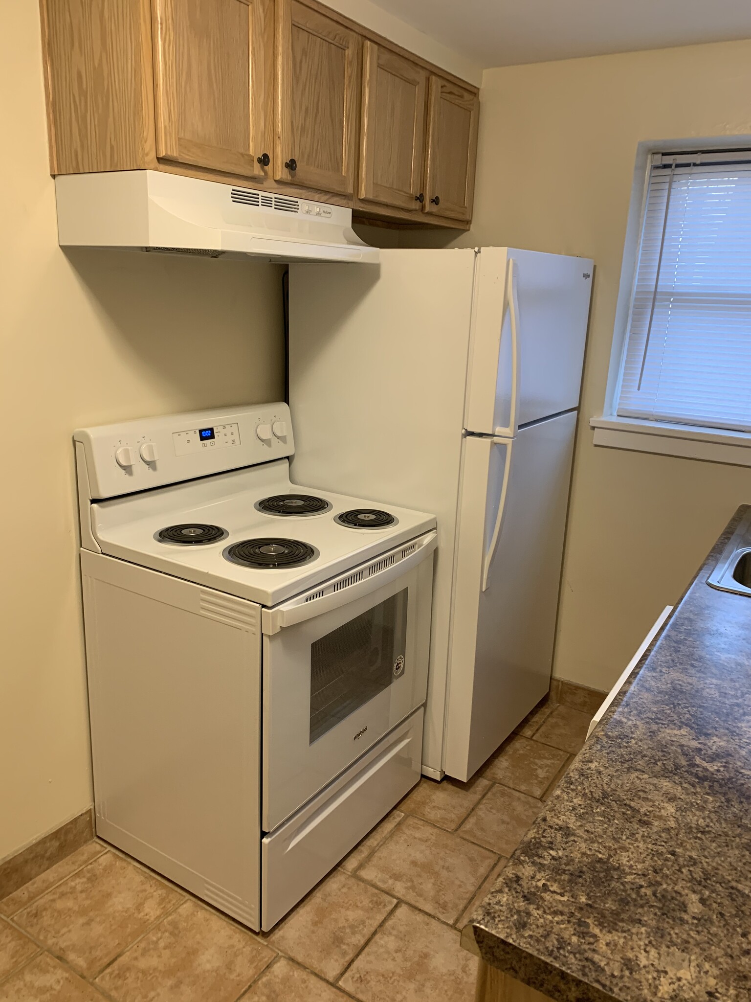 Building Photo - 859 St Paul Ave