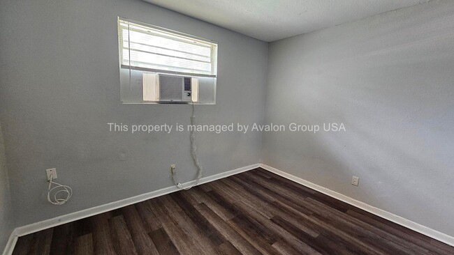 Building Photo - 1716 Whitner St