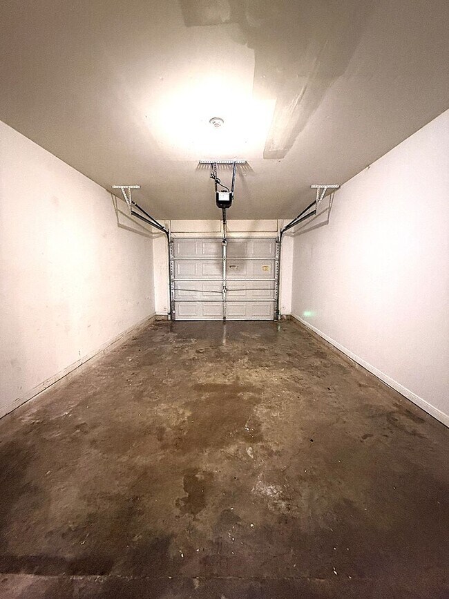 Building Photo - 1304 Cinch Dr