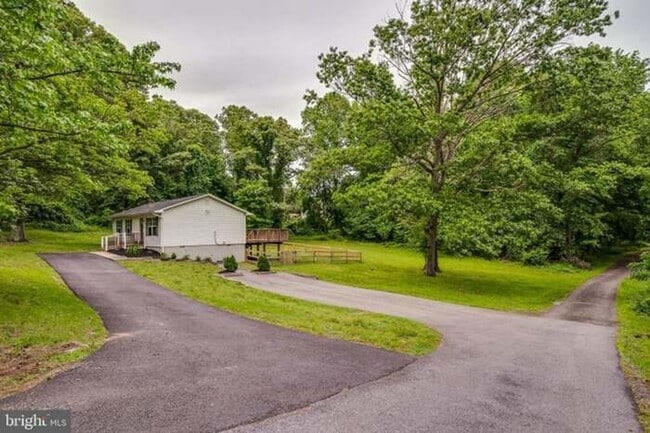 Building Photo - 3757 Hunting Creek Rd