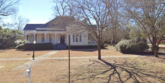 Building Photo - 321 W Barbour St