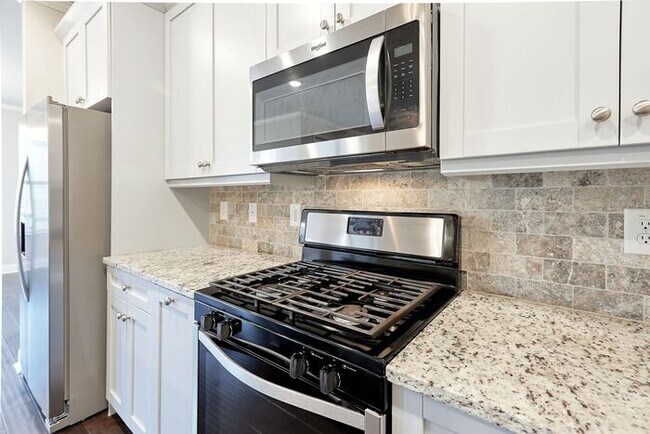 Building Photo - 5745 Rocky Falls Rd