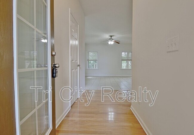 Building Photo - 111 Covington Terrace