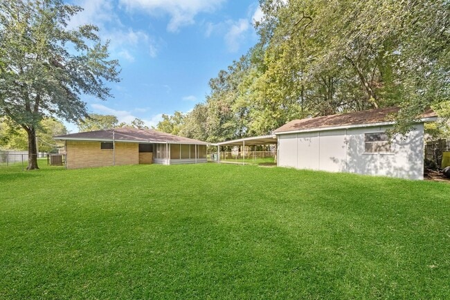 Building Photo - 8710 Bertwood St