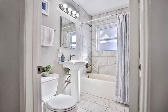 Building Photo - 8534 Morton Ave