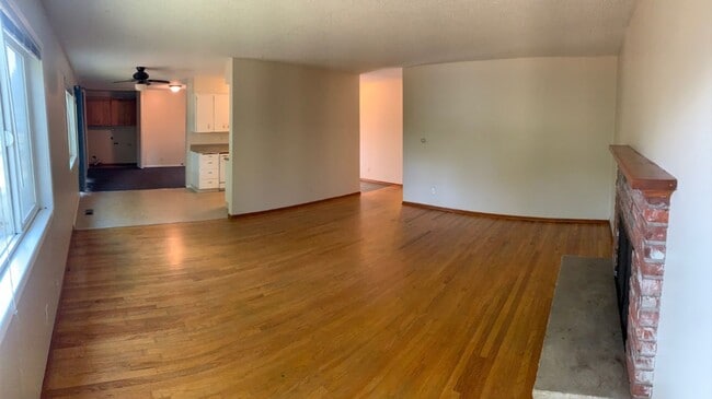 Building Photo - $2,450 - Three Bedrooms, Two Baths Home on...