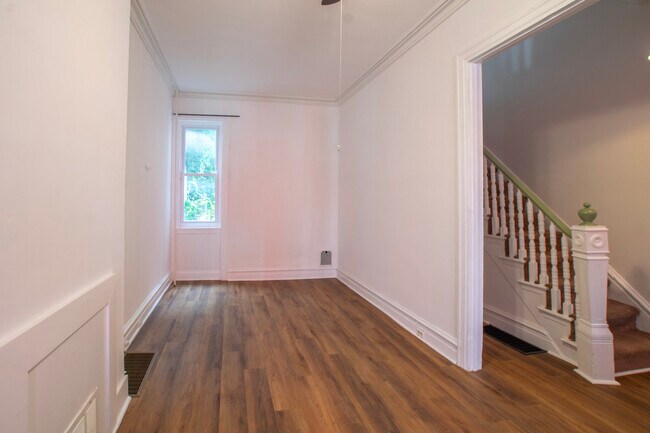 Building Photo - 2039 N Gratz St