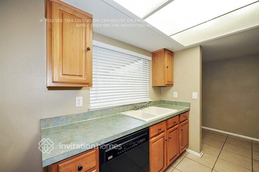 Building Photo - 2241 Ginger Way