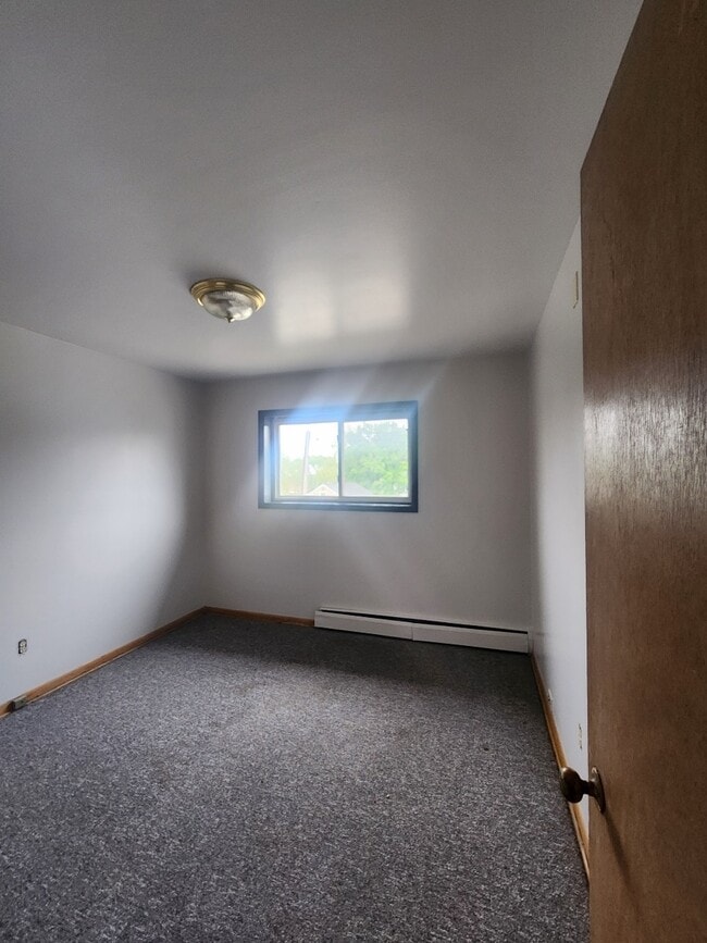 Building Photo - 6521