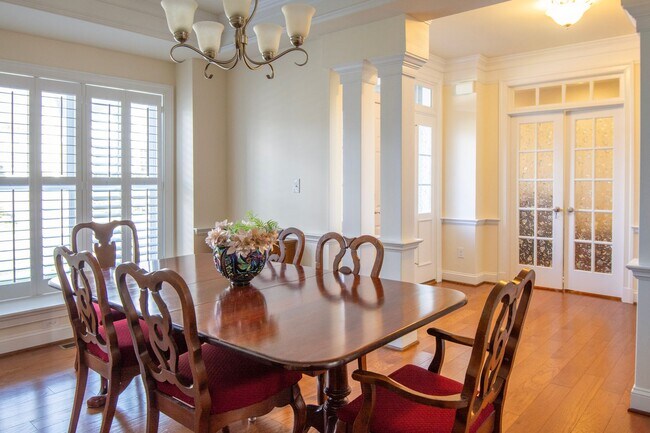 Building Photo - 6883 Birmingham Dr