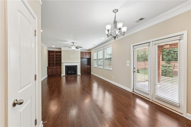 Building Photo - 6370 Shiloh Woods Dr