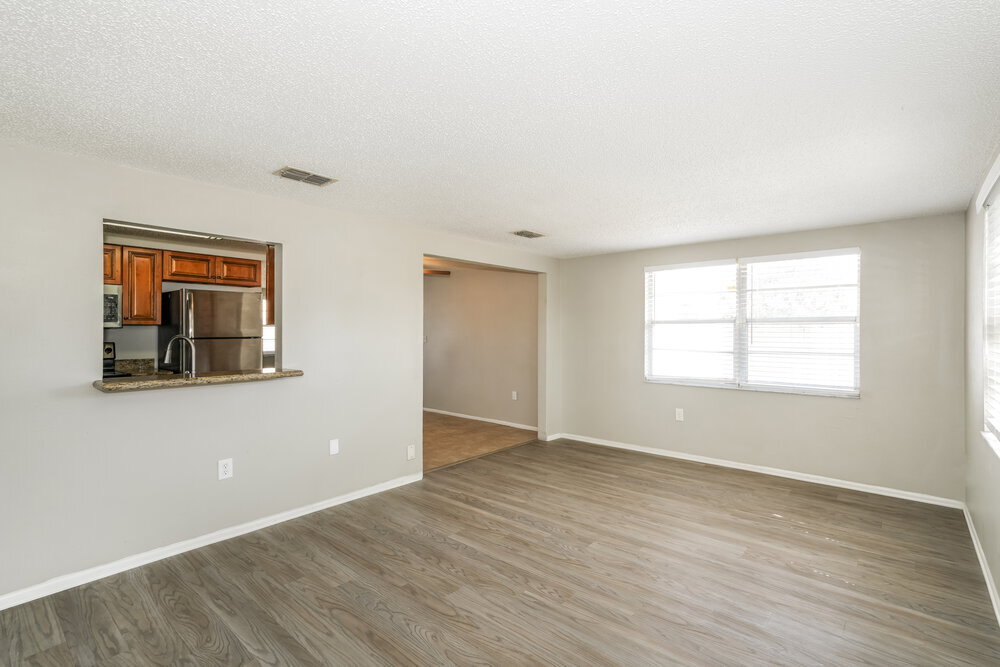 Building Photo - 11610 Meadow Dr
