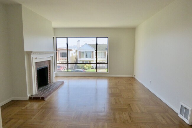 Building Photo - 52 Oakmont Dr