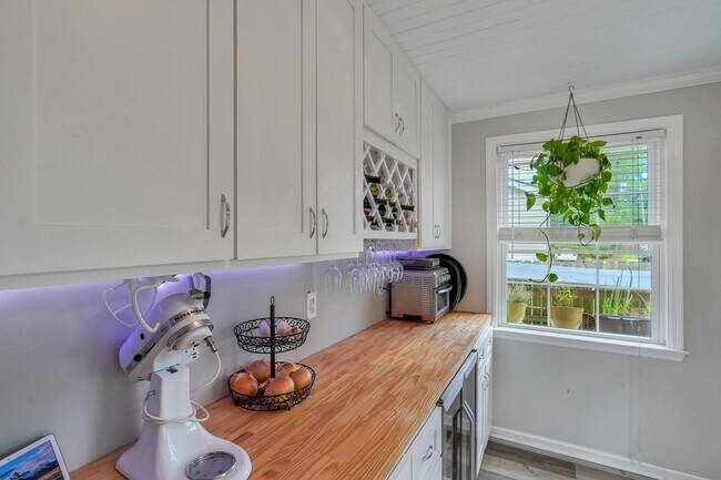 Building Photo - Charming 3-Bedroom Home in Savannah’s Parkside Neighborhood
