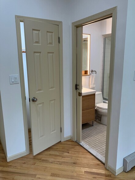 Coat closet & bathroom - 143 Sussex St