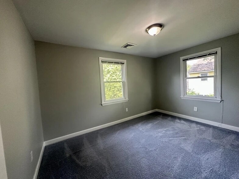 Building Photo - 33 Rublee St