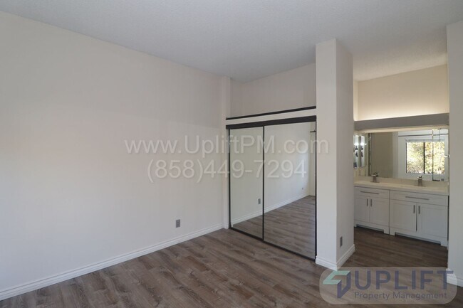 Building Photo - 2 bed, 2 Bath Condo with Community Pool