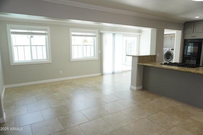 Building Photo - 8355 E Palm Ln