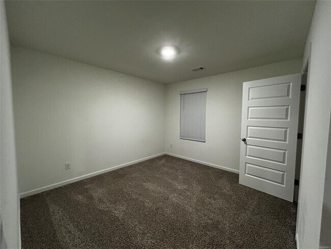 Building Photo - 5157 Sedona Dr