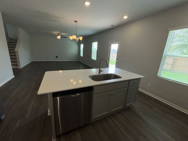 Building Photo - 503 Sandy Holw Dr