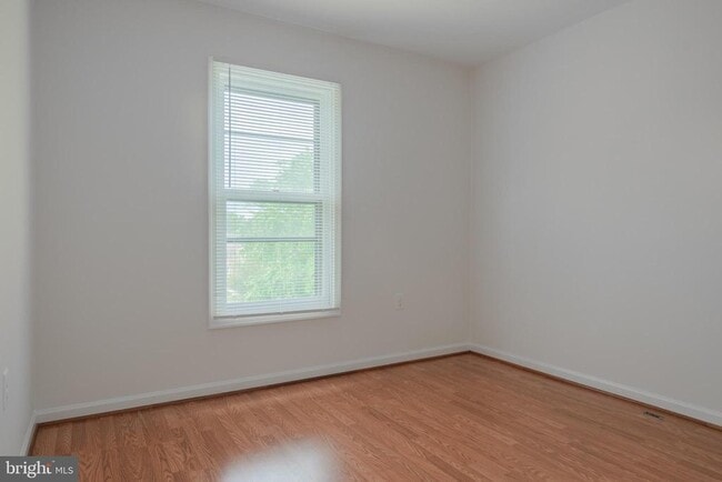 Building Photo - 14167 Royal Oak Ln