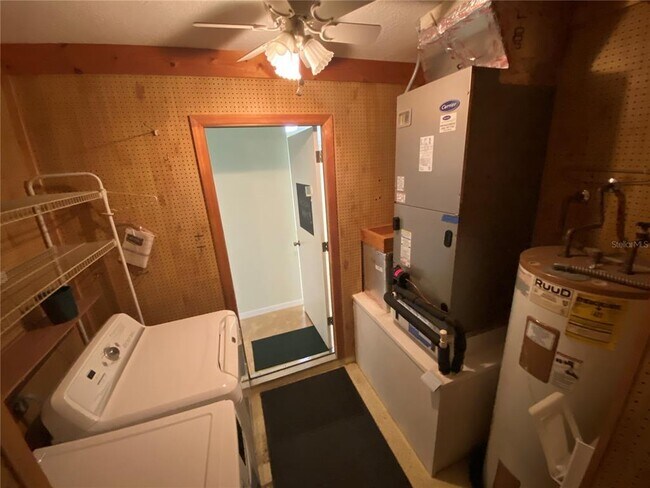 Building Photo - 26840 Racquet Cir