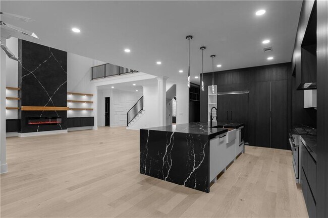 Building Photo - 409 Thunder Rd