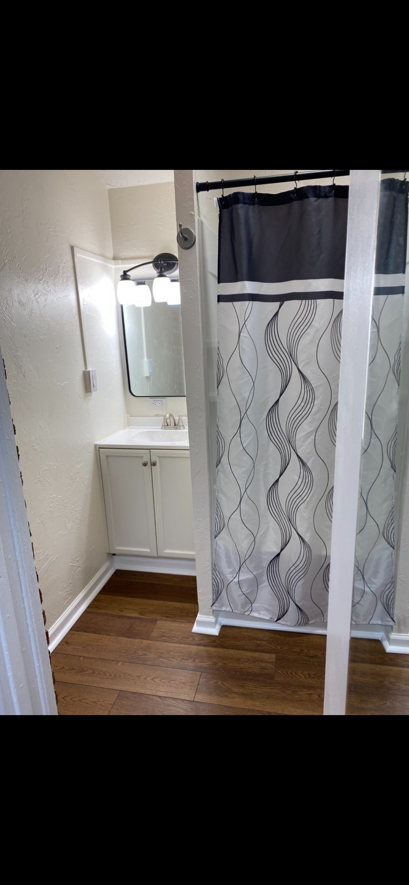 Bathroom - 1017 Tyler Ave