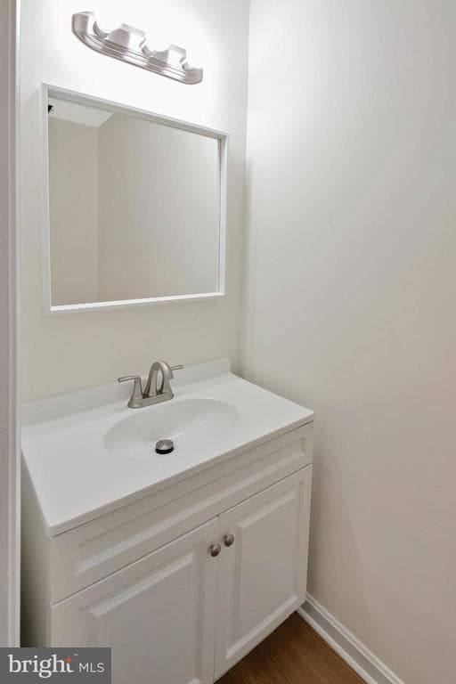 Building Photo - 890 Bayridge Dr
