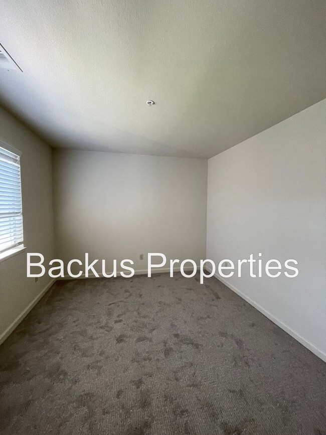 Building Photo - Wonderful four-bedroom Home
