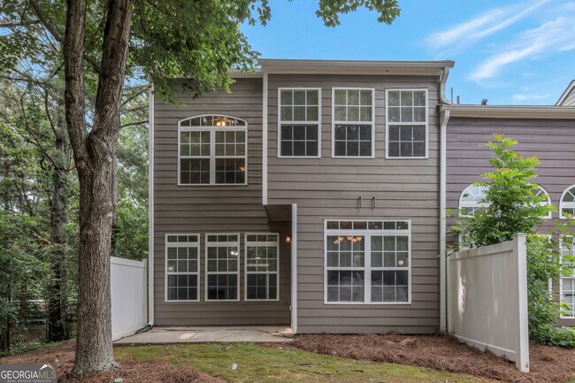 Building Photo - 1000 Pierce Brennen Dr NE