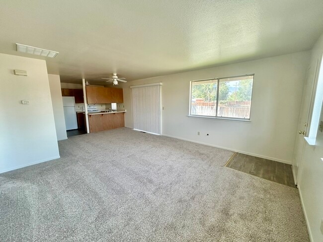 Building Photo - 1183 Town House Cir